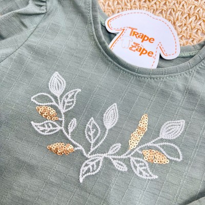 Conj. Blusa Manga Longa Folhas Bordadas e Short Folhagem - Verde Musgo